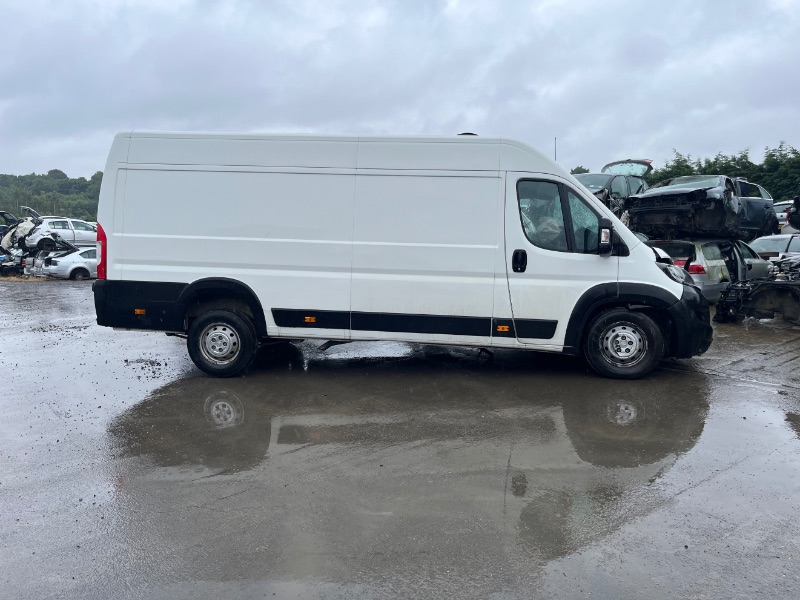 2020 PEUGEOT BOXER 435 PRO L4H2 BLUEHDI for breaking