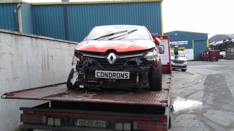 2020 RENAULT CLIO DYNAMIQUE TCE 100 MY19 5DR V for breaking