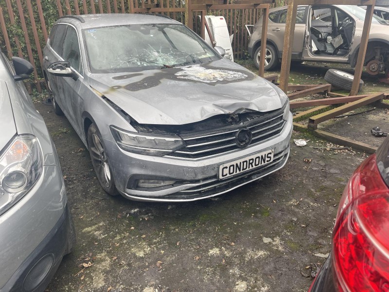 2020 VOLKSWAGEN PASSAT 2.0 TDI SE NAV 150PS 5DR for breaking