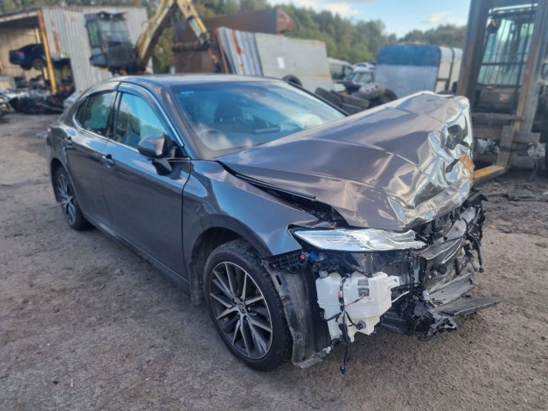 2022 TOYOTA CAMRY PLATINUM EDITION 4 4DR AUTO for breaking