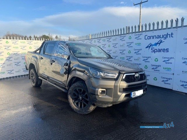 2022 TOYOTA HILUX 2.8 INVINCIBLE AUTO 4DR for breaking