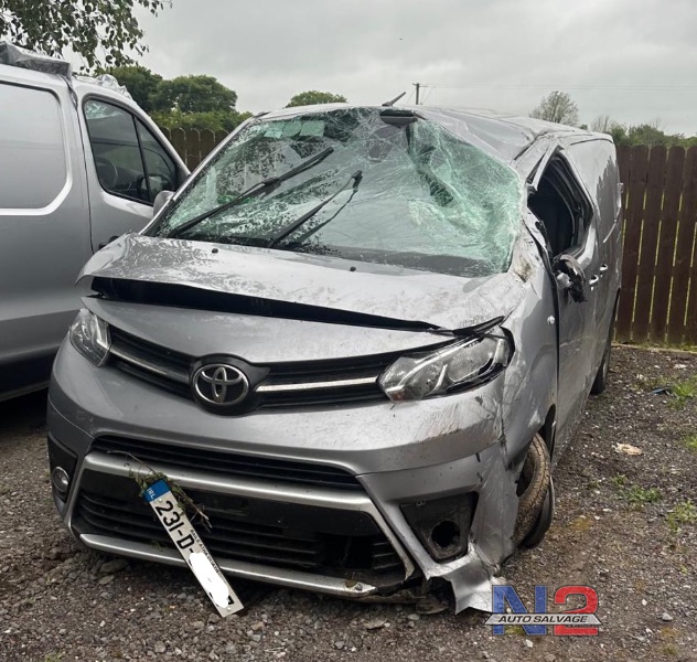 2023 TOYOTA PROACE 2.0 140HP GX L for breaking