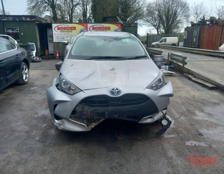 2023 TOYOTA YARIS 1.5 HYBRID LUNA 4DR AUTO for breaking