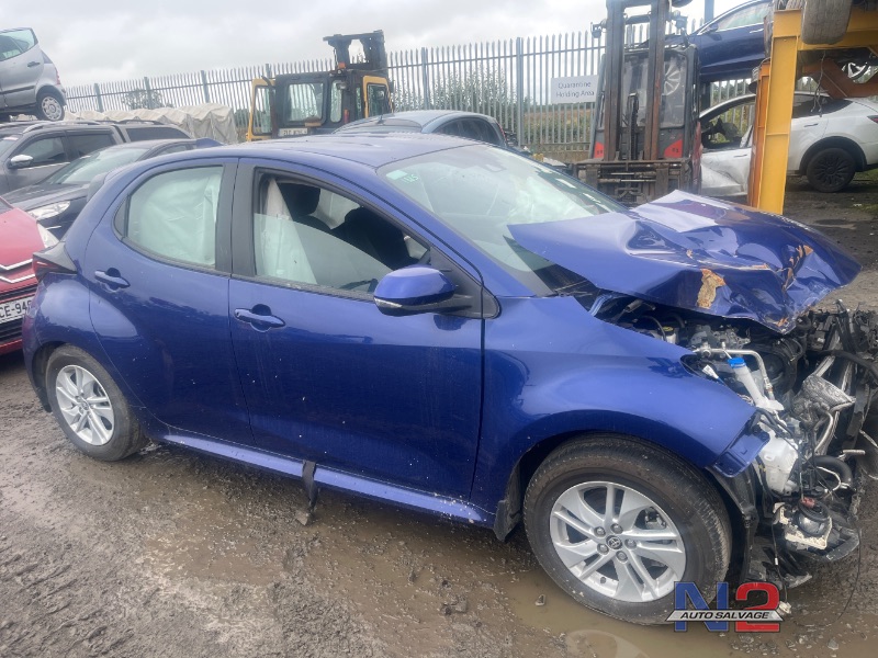 2023 TOYOTA YARIS 1.5 HYBRID LUNA 4DR AUTO for breaking