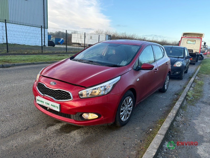 2013 KIA CEED 1 ECODYNAMICS CRDI for breaking 2013 KIA CEED 1 ECODYNAMICS CRDI for breaking